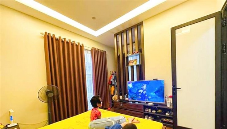 Bán Nhà, Đường Bưởi, Vĩnh Phúc, Ba Đình, 100m2 6T thang máy, lô góc, tặng 2 tỷ nội thất